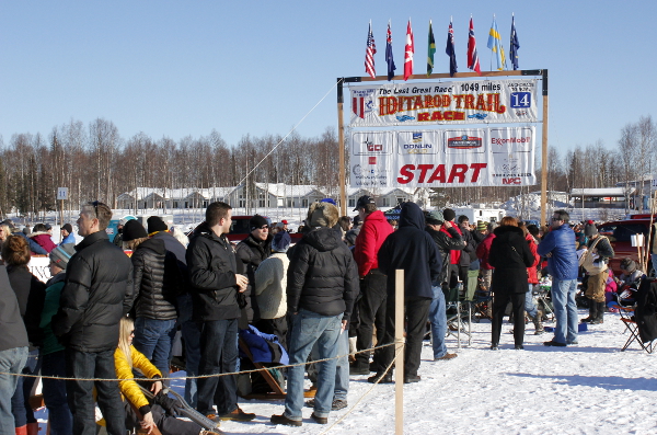 Spectators await the start of the 2014 Iditarod in Willow. (Photo by Josh Edge, APRN - Anchorage)