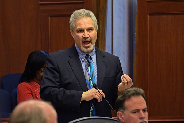 Sen. Pete Kelly speaking on Senate floor (Stock Photo by Skip Gray/Gavel Alaska)