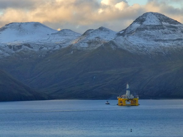 Shell's Polar Pioneer leaving Dutch Harbor on Monday, Oct. 12, heading for Washington State. (Photo: John Ryan, KUCB)
